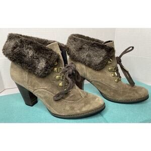 Clarks Womens Size 8 M Brown Suede Laces Fashion Ankle Boots Booties 32974